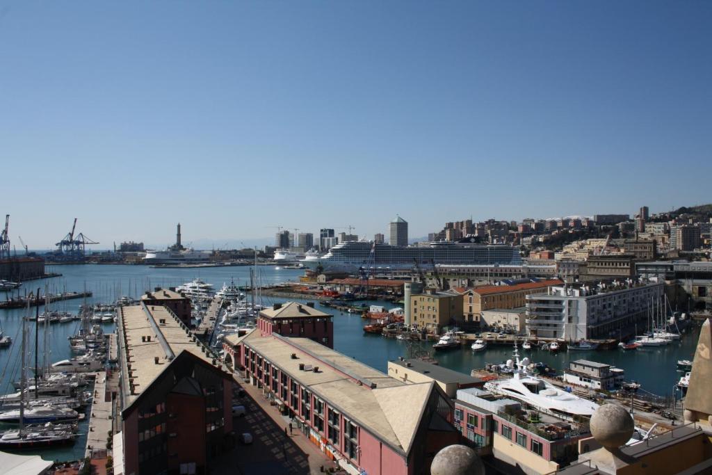La Superba Rooms & Breakfast Genua Exteriör bild