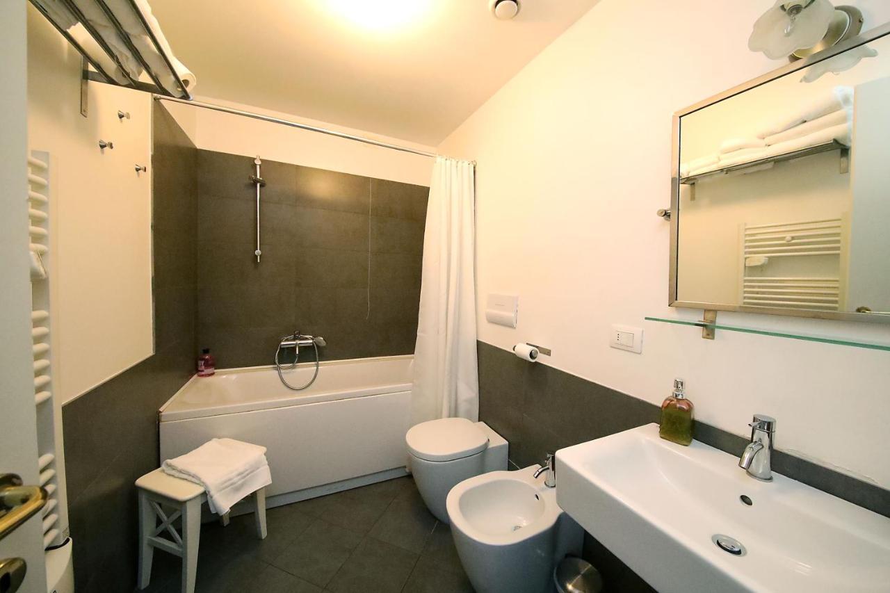 La Superba Rooms & Breakfast Genua Exteriör bild